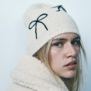 BNWT ZARA THICK KNIT BOW BEANIE